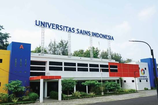 Jangan Sampai Tertinggal! Kuliah Sambil Kerja untuk Tingkatkan Peluang Karier