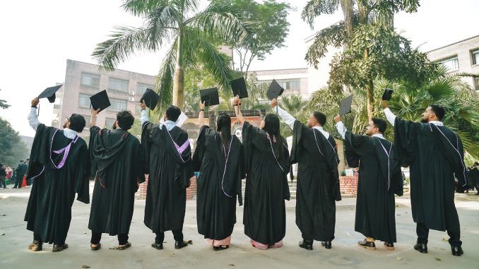 Kuliah Karyawan 2026 Menjadi Cara Cerdas Meningkatkan Karier Sambil Tetap Bekerja