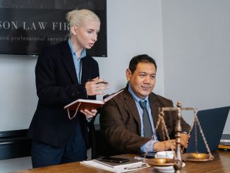 Kuliah Sambil Kerjadi di Jurusan Hukum
