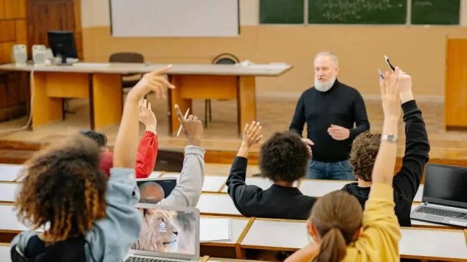 9 Kesalahan Saat Memilih Kuliah Karyawan